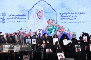 عکس/ آئین تجلیل از مادر سرداران شهید حسن و محمد باقری